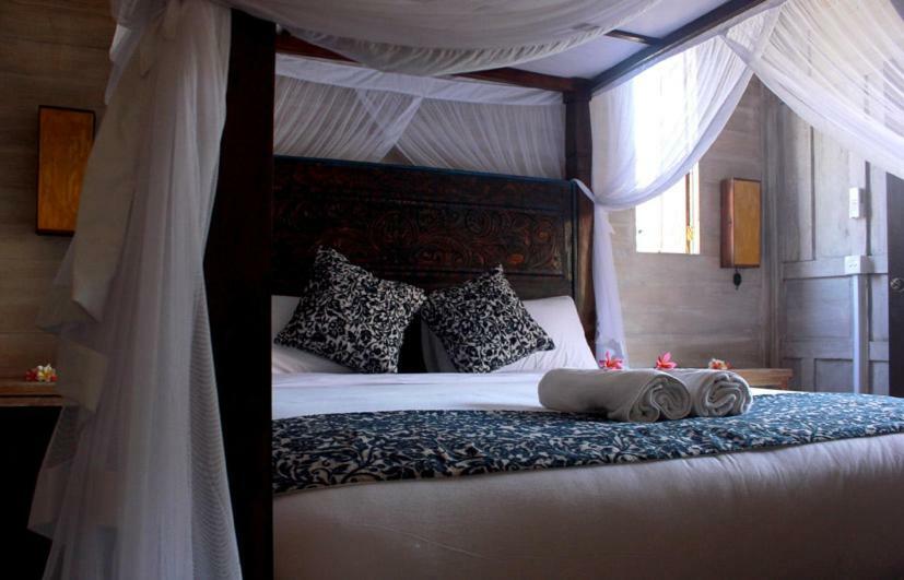 Swan House Canggu Hotel Exterior photo
